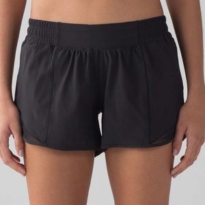 Lululemon Hotty Hot Shorts 4”
